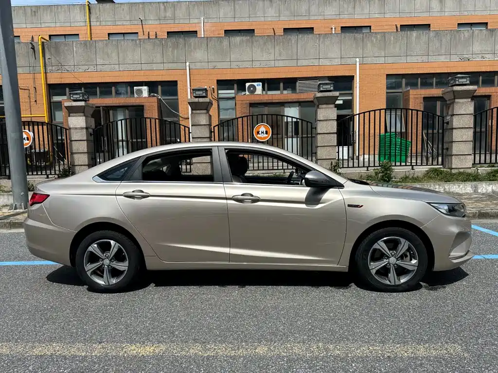 Geely Emgrand GL — миниатюра 4