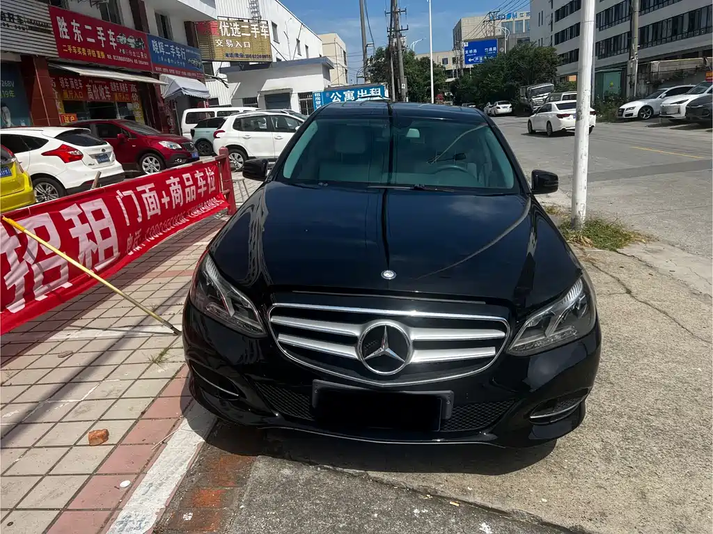 Mercedes-Benz E-Class — миниатюра 2