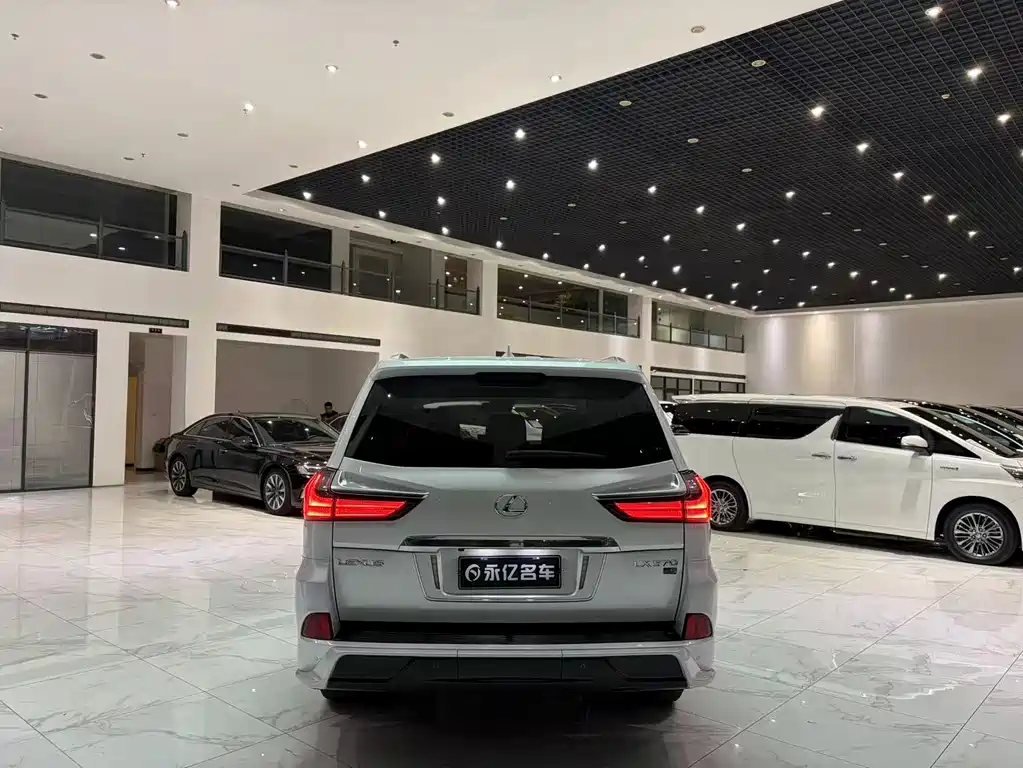 Lexus LX — миниатюра 19