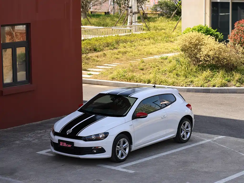 Купить Volkswagen Scirocco