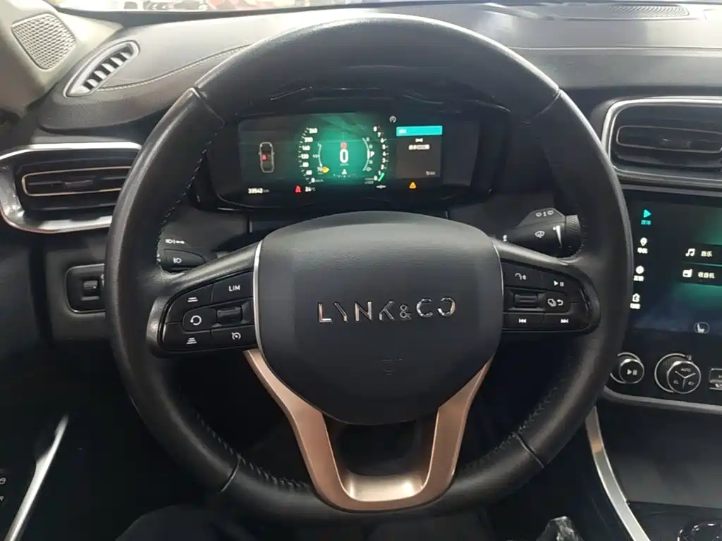 Lynk & Co 01 — миниатюра 11