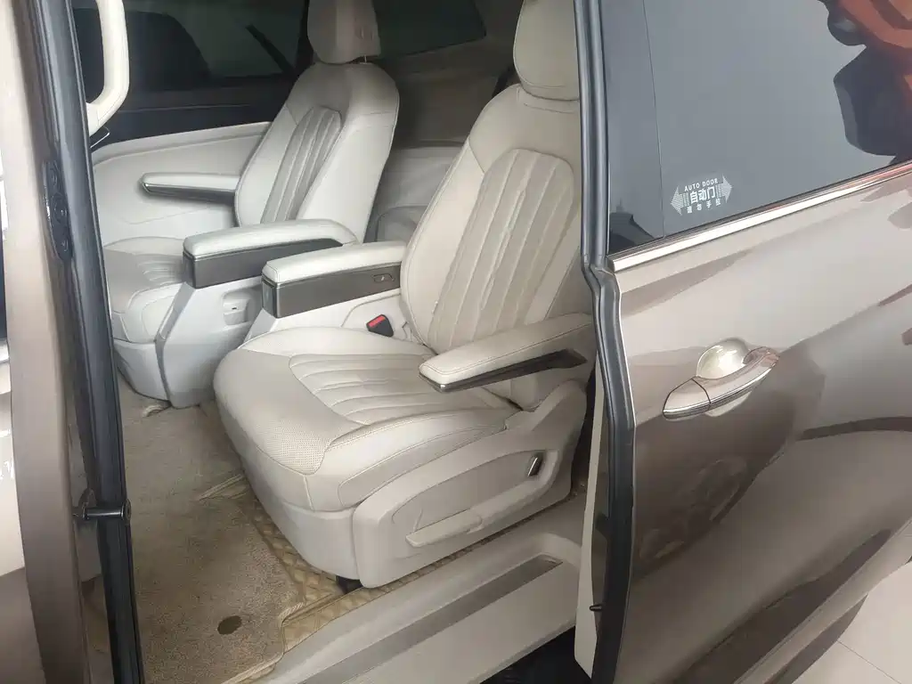 Volkswagen Viloran — миниатюра 10