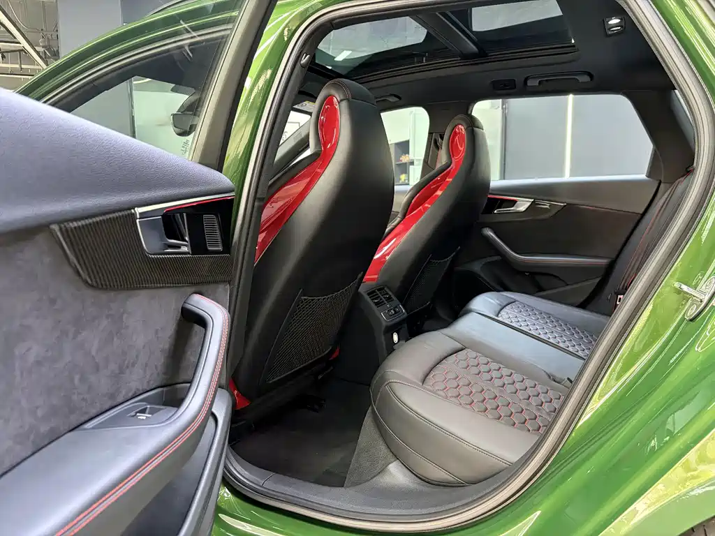 Audi RS 4 — миниатюра 6
