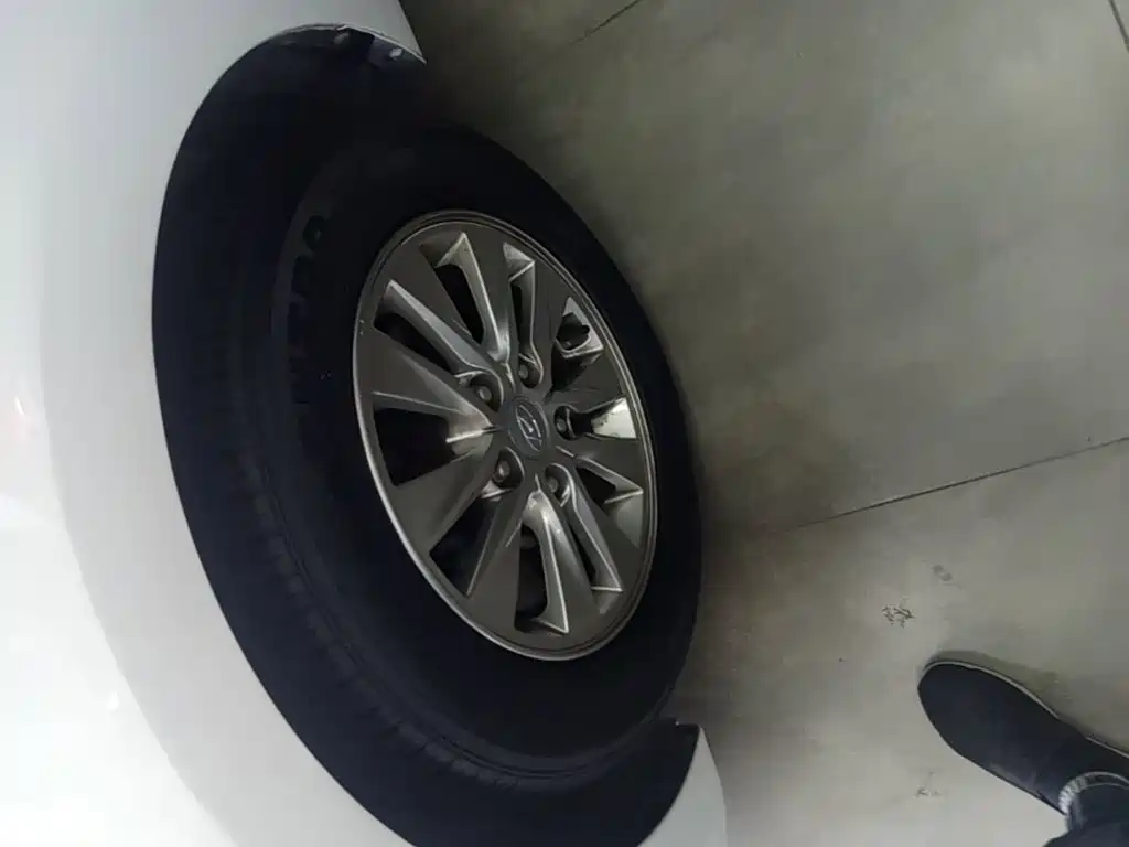 Hyundai Elantra — миниатюра 23