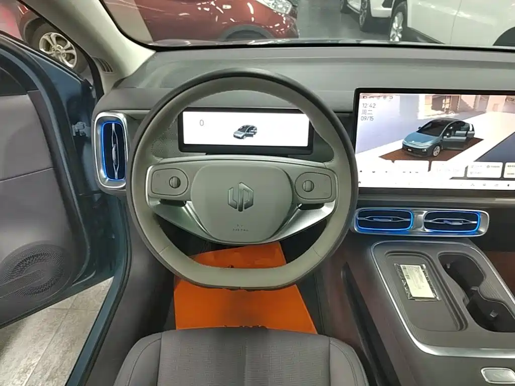 Leapmotor Leapmotor B01 — миниатюра 11