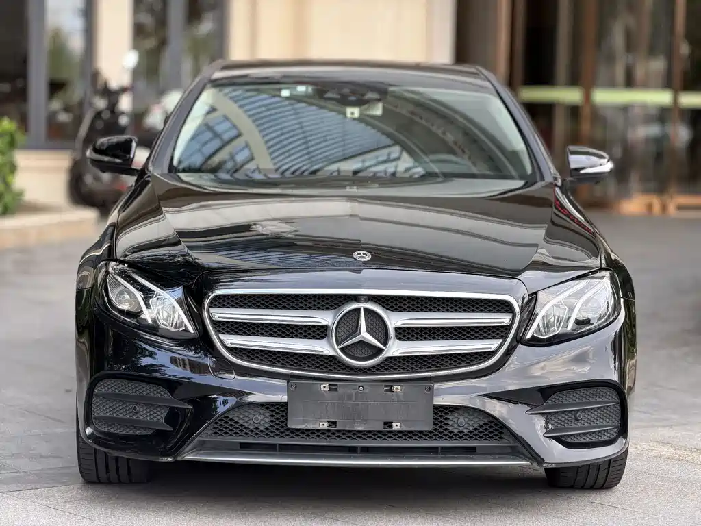 Mercedes-Benz E-Class — миниатюра 2