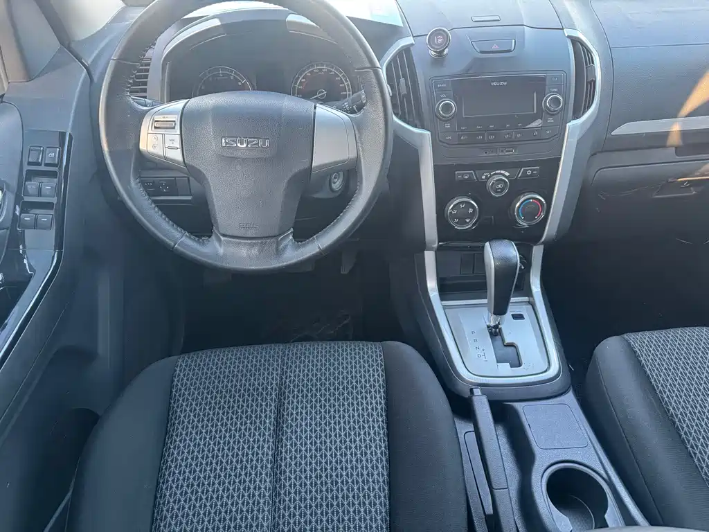 ISUZU MU X SHEPHERD RANGER