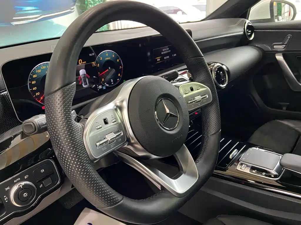 MERCEDES-BENZ A CLASS