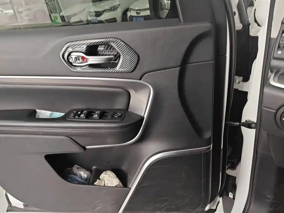 JEEP GRAND COMMANDER