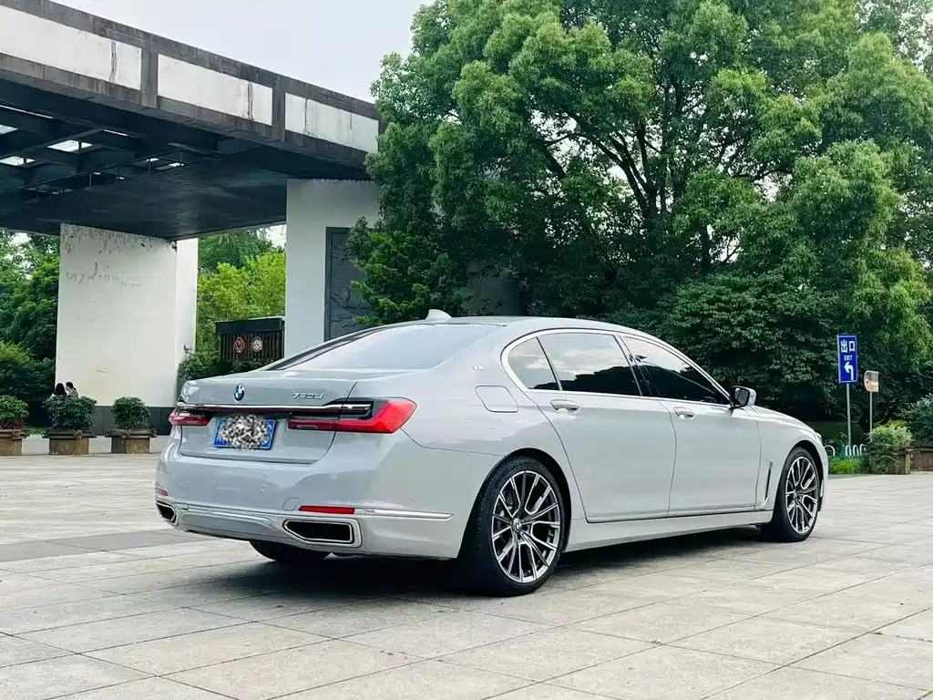 BMW 7 Series 7 2016 750Li xDrive мест
