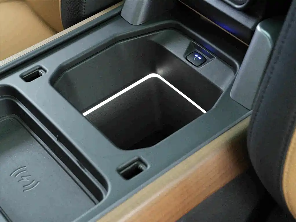 Land Rover Defender — миниатюра 16