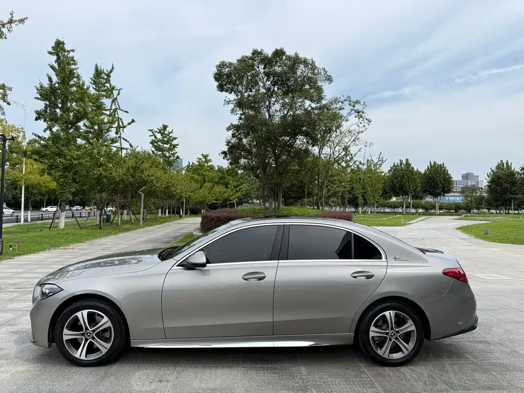 Mercedes-Benz C-Class — миниатюра 4