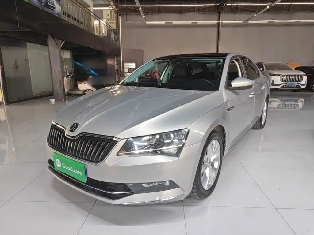 Skoda Superb — миниатюра 2