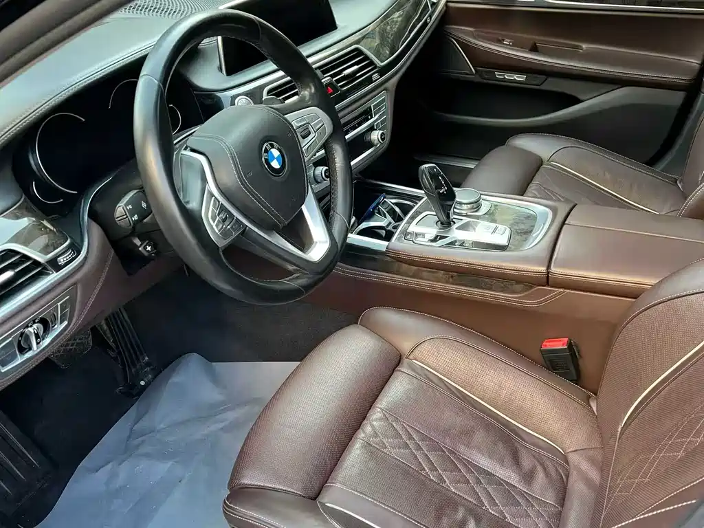 BMW 7 SERIES