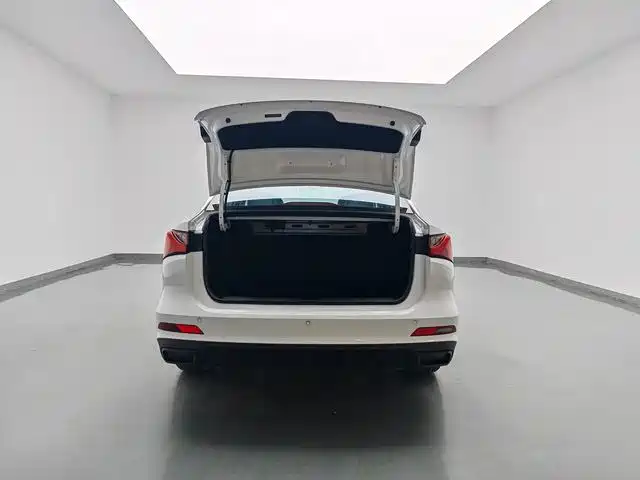 Roewe i5 — миниатюра 7
