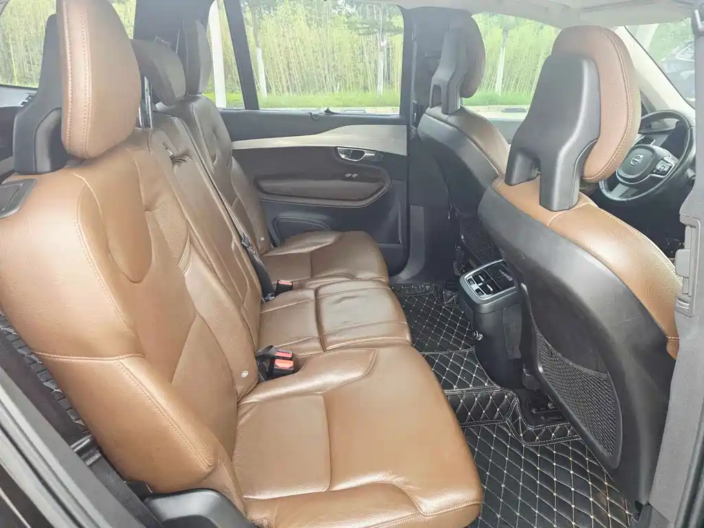 Volvo XC90 — миниатюра 15