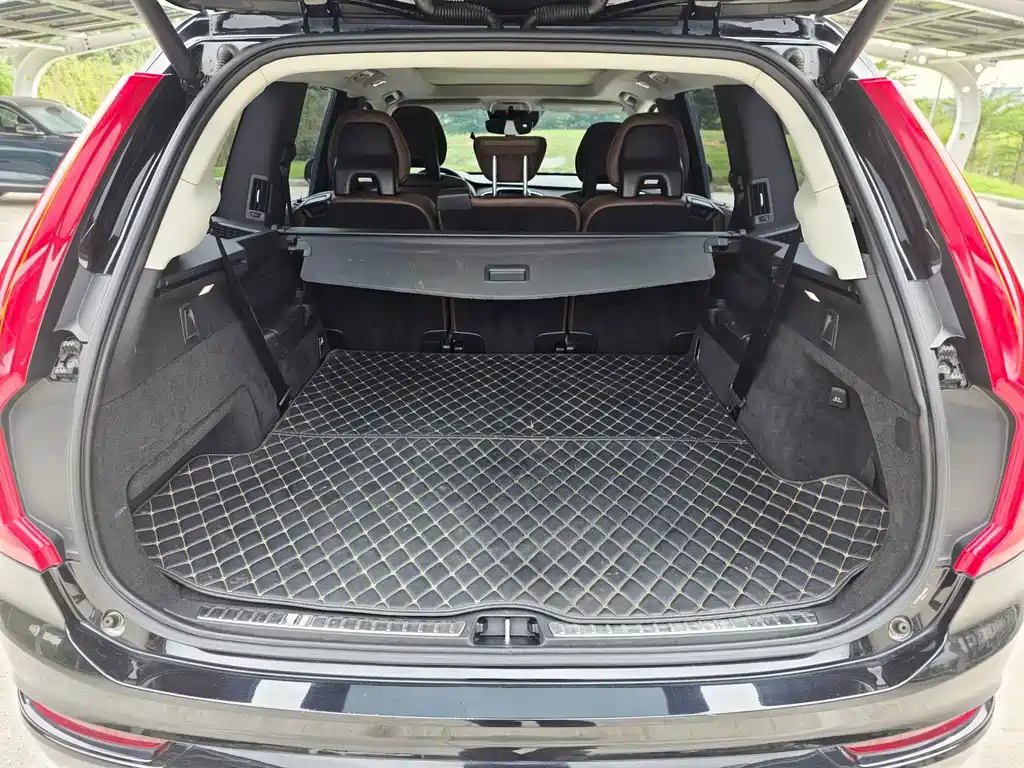 Volvo XC90 — миниатюра 10