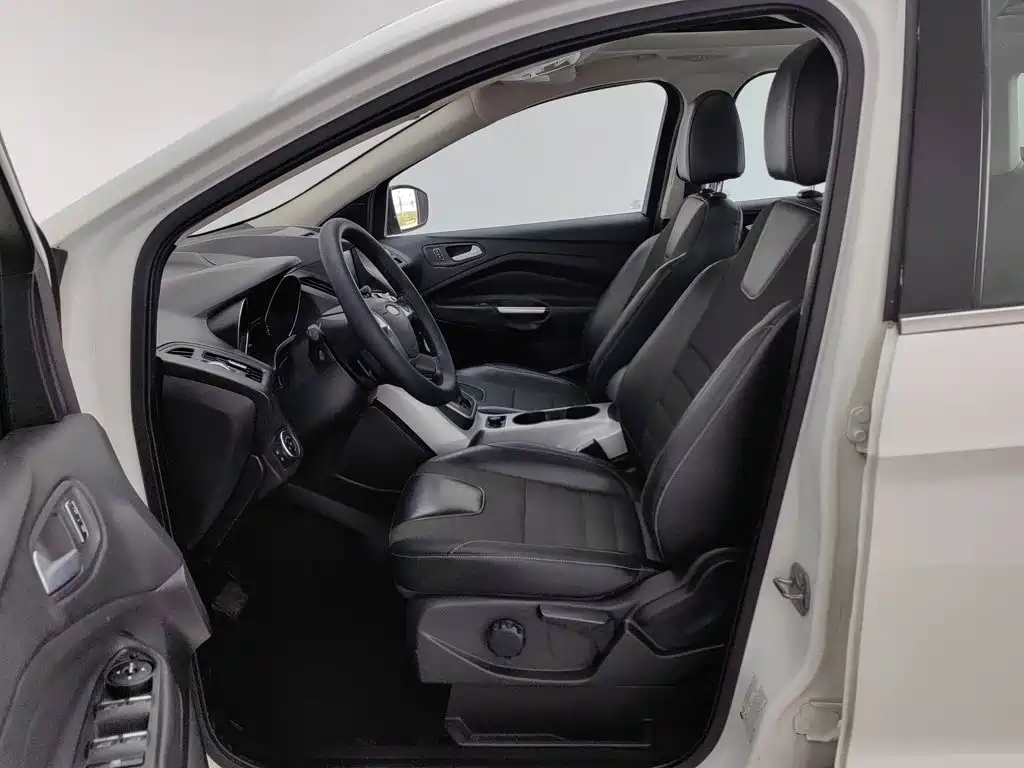 Ford Kuga — миниатюра 10