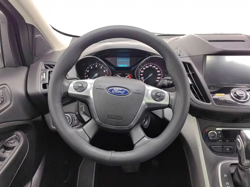 Ford Kuga — миниатюра 11