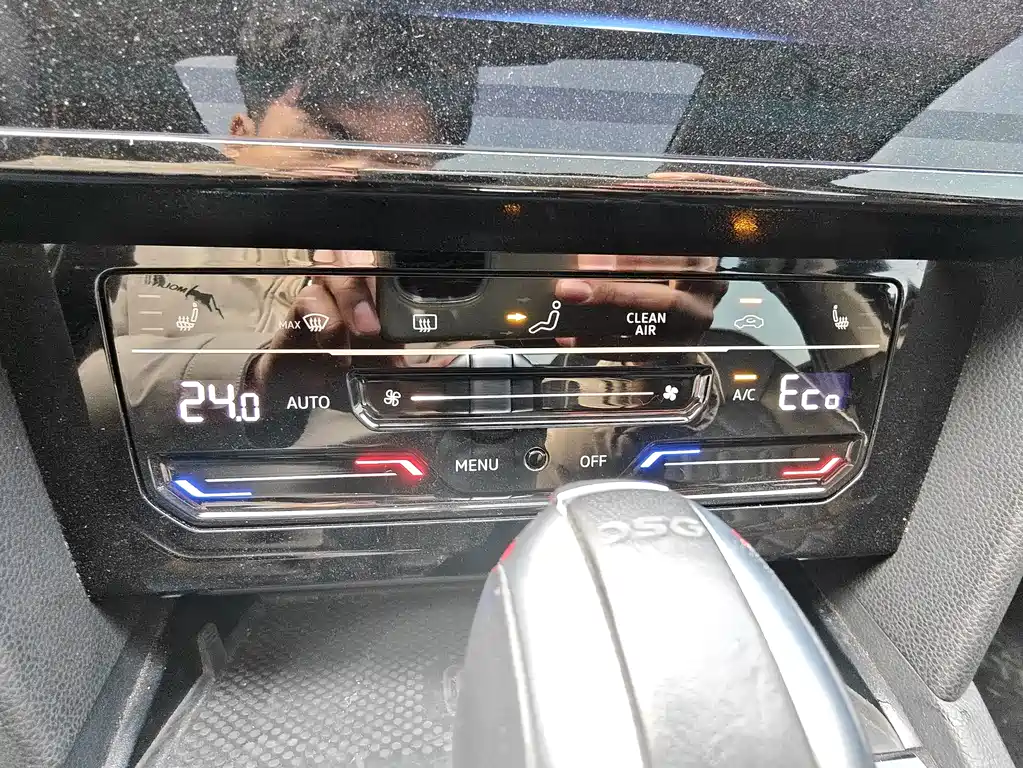 VOLKSWAGEN MAGOTAN GTE PLUG IN HYBRID