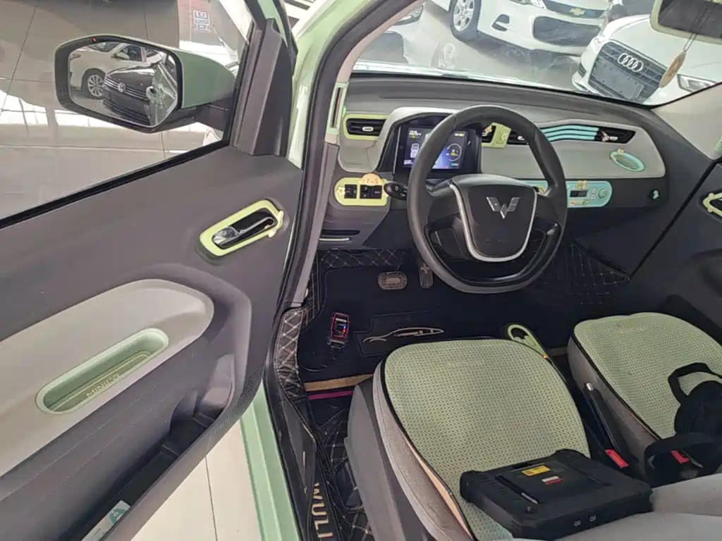 Wuling MINIEV — миниатюра 16