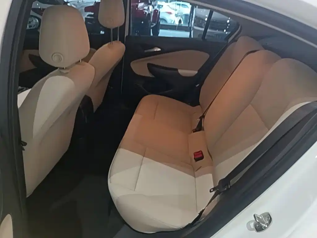 Buick Excelle — миниатюра 17