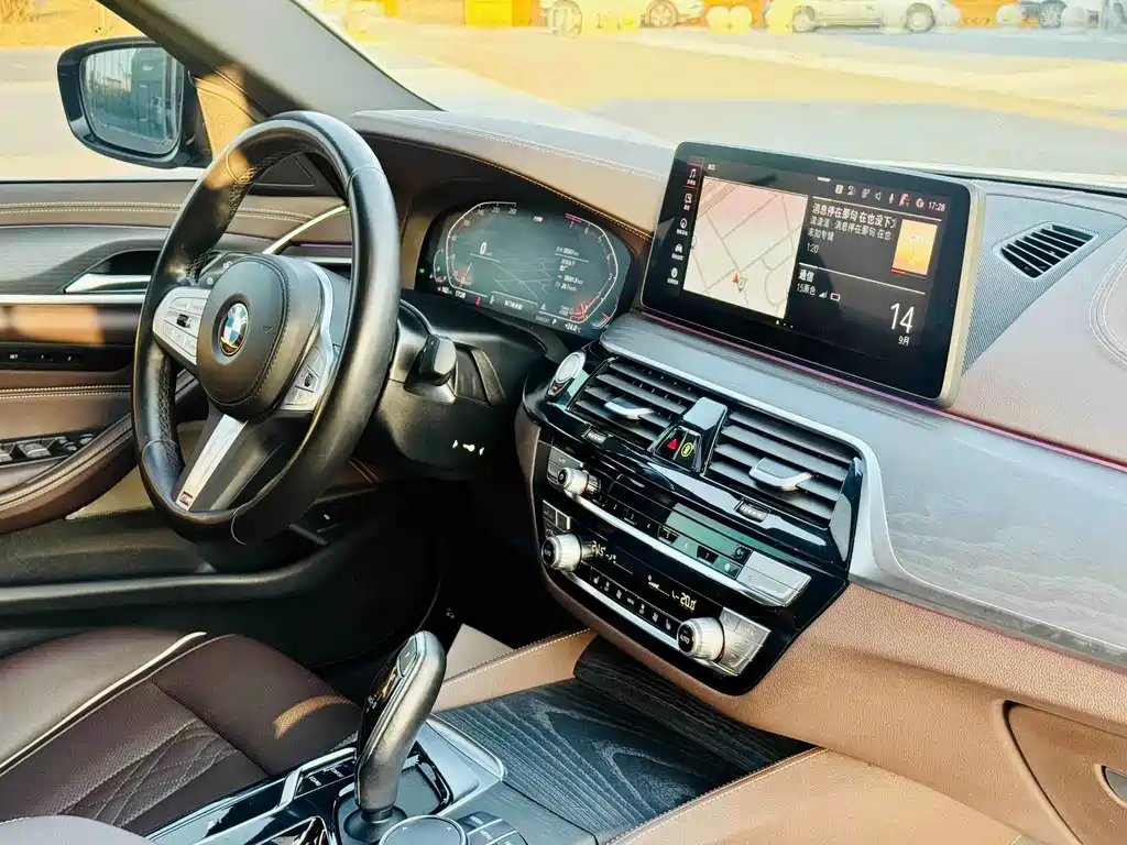 BMW 5 Series — миниатюра 6