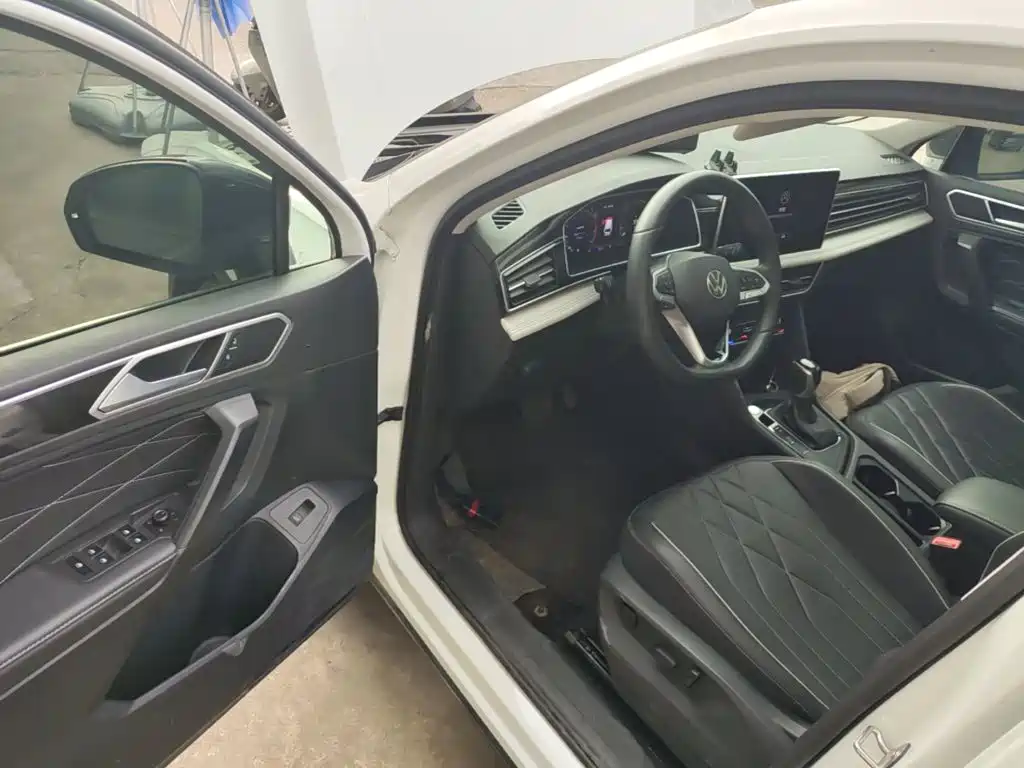 Volkswagen Tiguan L — миниатюра 16