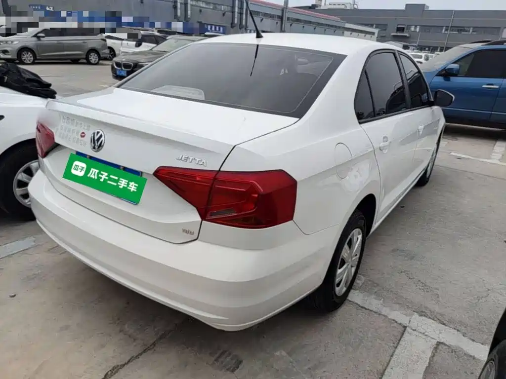 Volkswagen Jetta — миниатюра 7