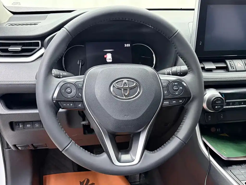 Toyota RAV4 — миниатюра 10