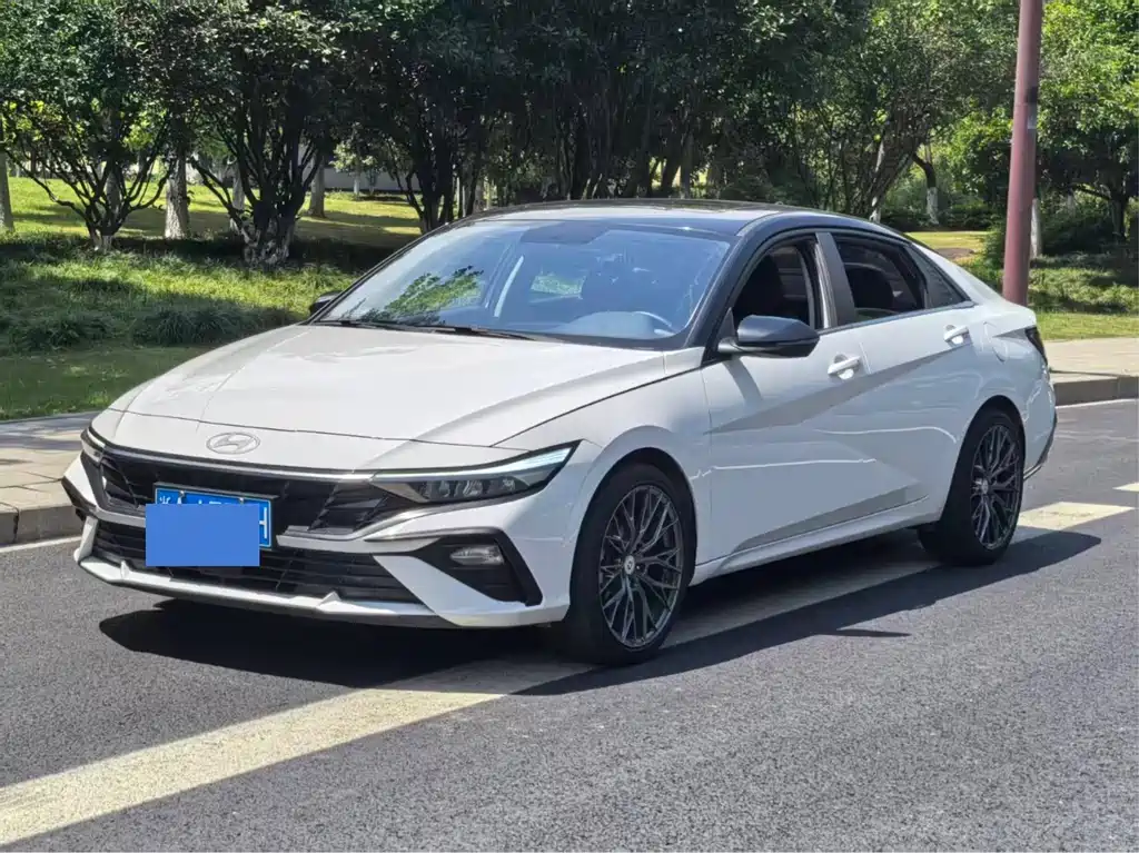 Hyundai Elantra 2025