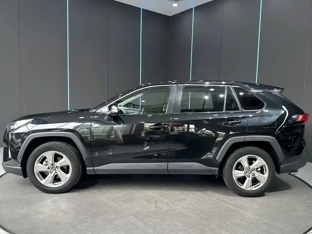 Toyota RAV4 2022 2.0L CVT Plus