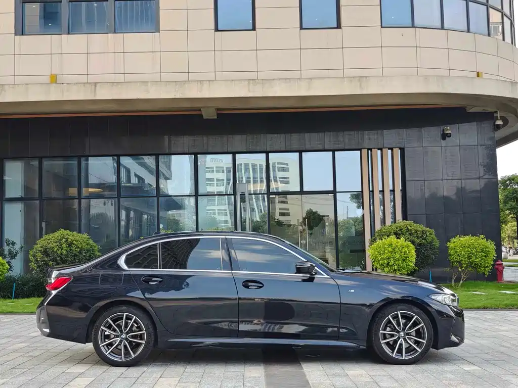 BMW 3 Series — миниатюра 4