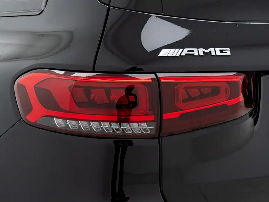 MERCEDES-BENZ GLB AMG