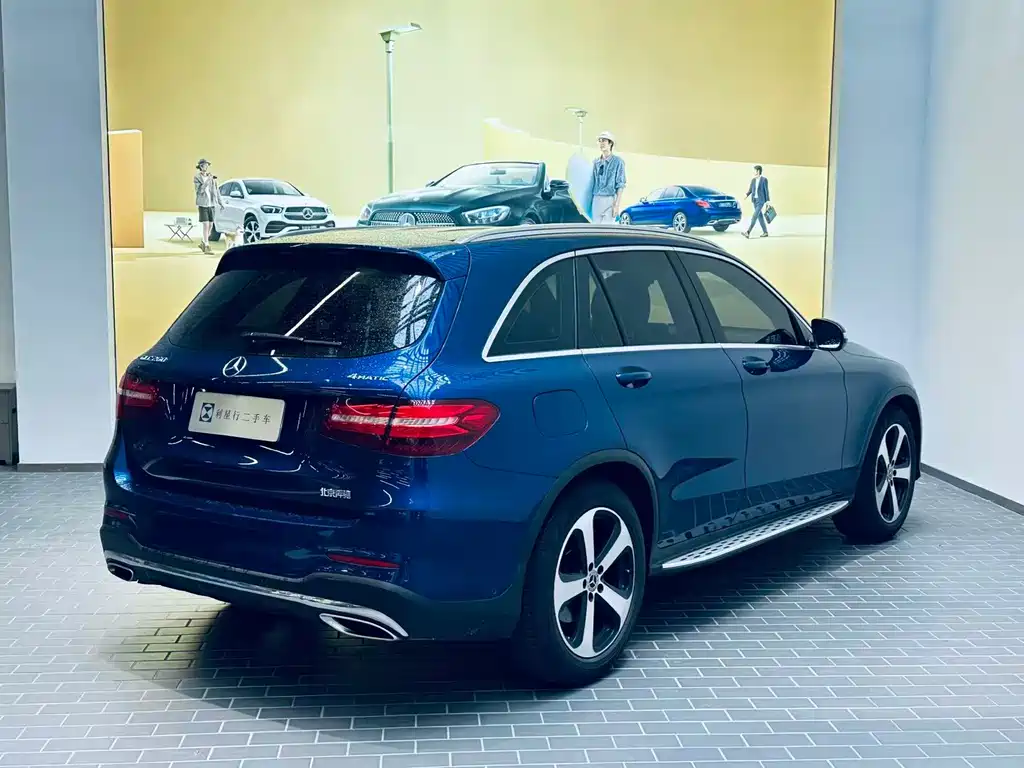 MERCEDES-BENZ GLC