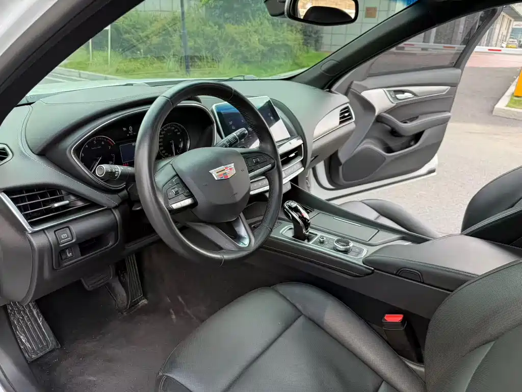 Cadillac CT5 — миниатюра 7