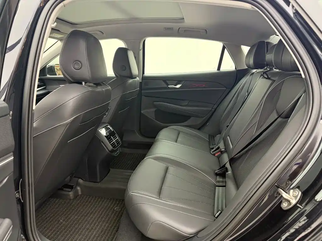 Volkswagen Passat — миниатюра 7