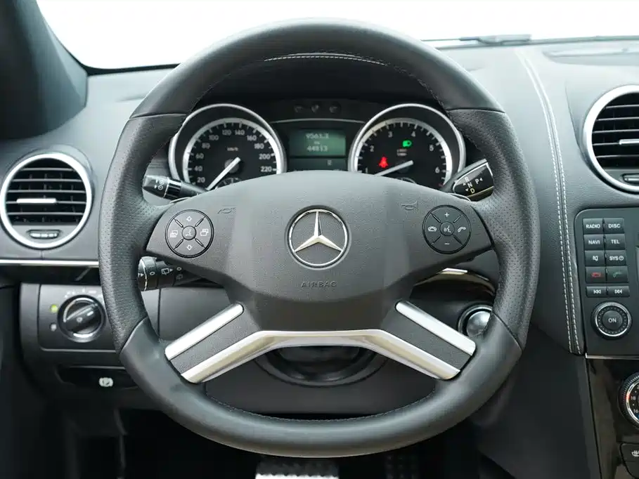 Mercedes-Benz M-Class ML 500 4MATIC Special Edition, фото 17