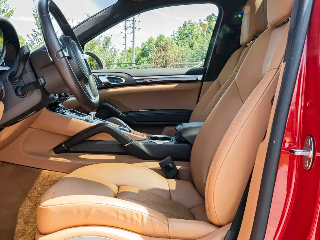 Porsche Cayenne — миниатюра 11