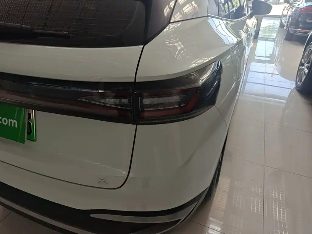 Volkswagen ID.4 X — миниатюра 8