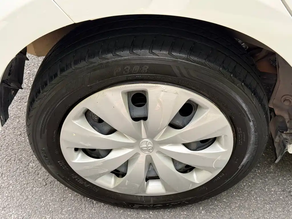 Toyota Yaris L — миниатюра 8