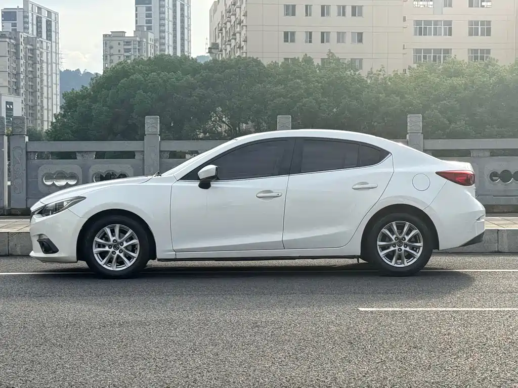 Mazda 3 Axela — миниатюра 12
