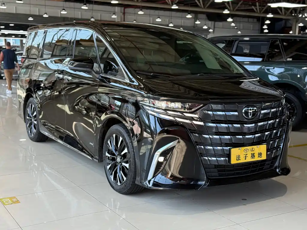 Toyota Alphard — миниатюра 4