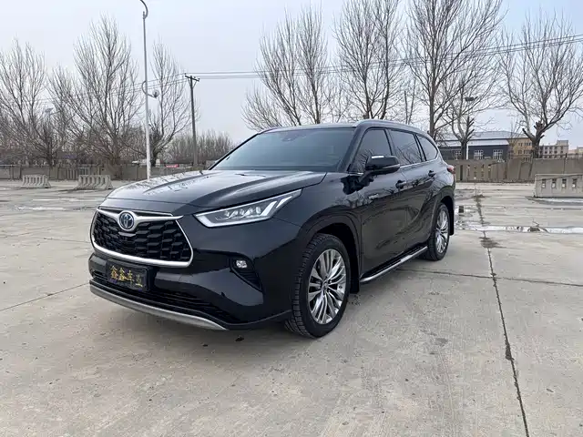 TOYOTA HIGHLANDER 2023