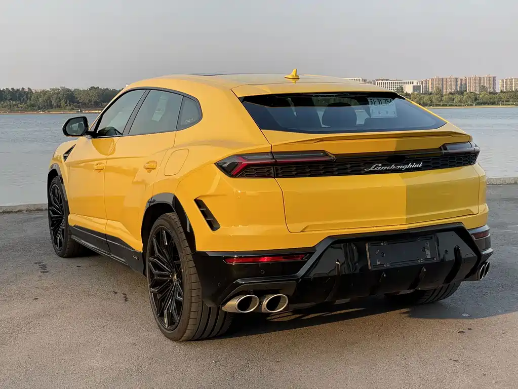 Lamborghini Urus SE — миниатюра 3