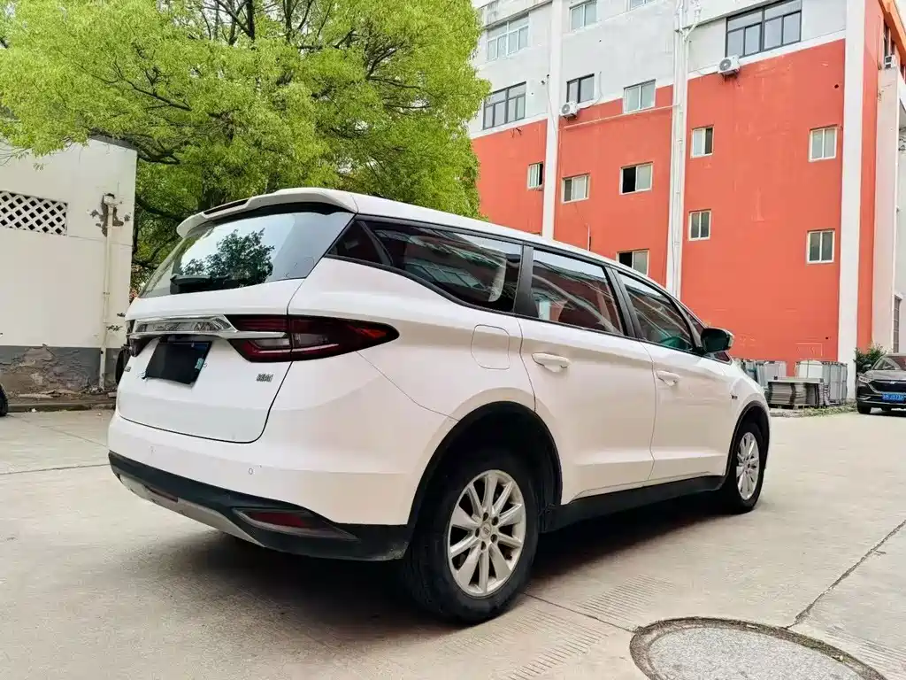 Geely Jia Ji — миниатюра 6