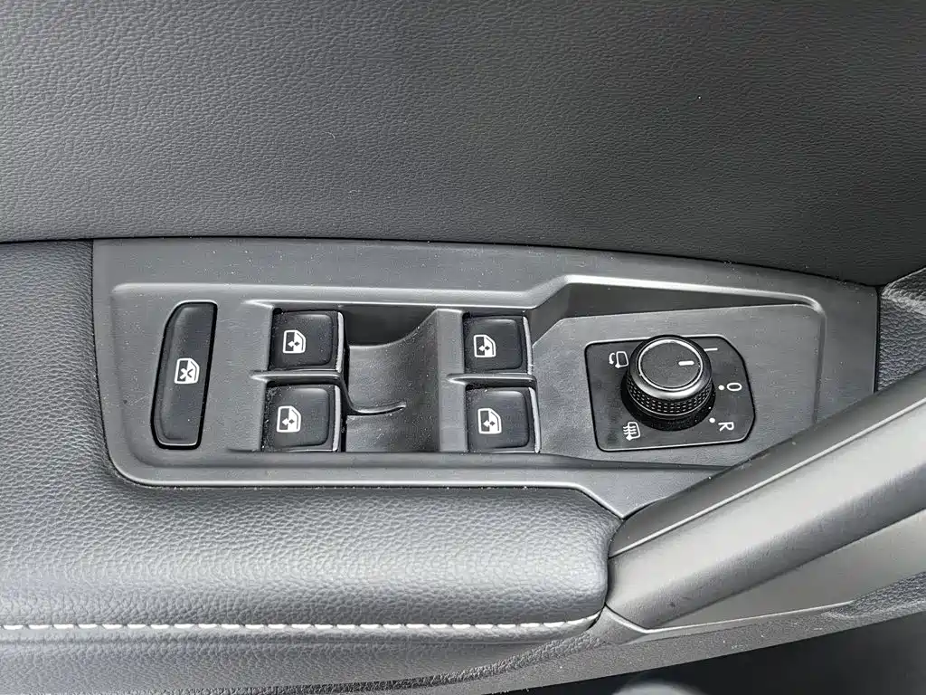 Volkswagen Tiguan L — миниатюра 9
