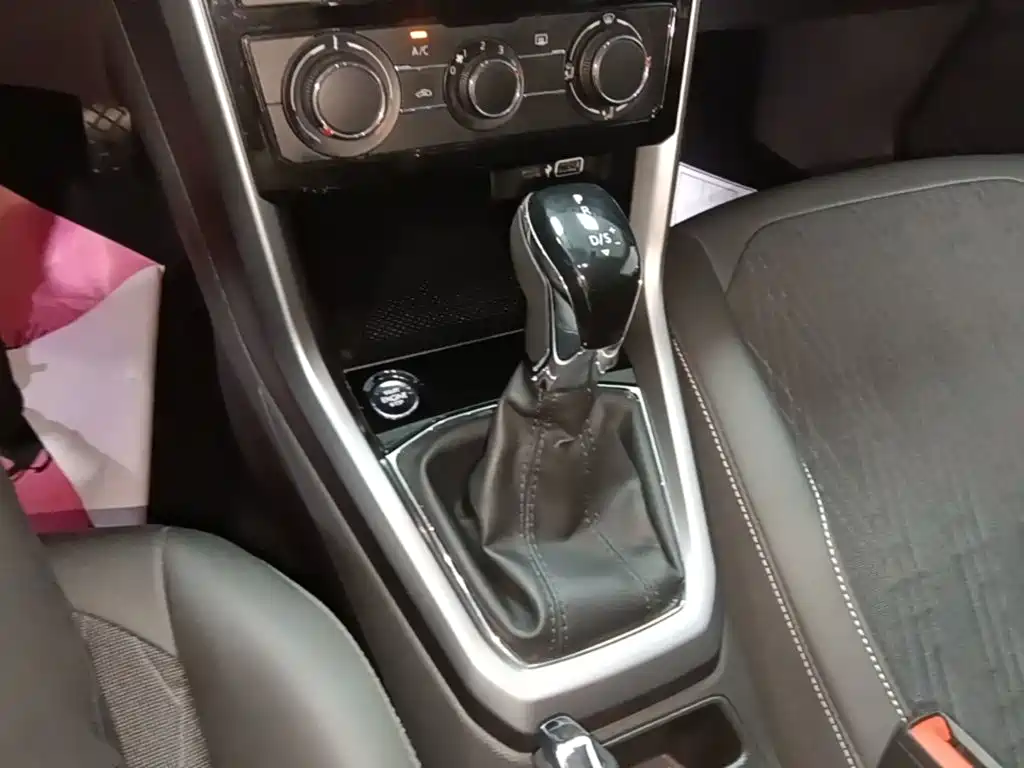 Volkswagen T-Cross — миниатюра 14
