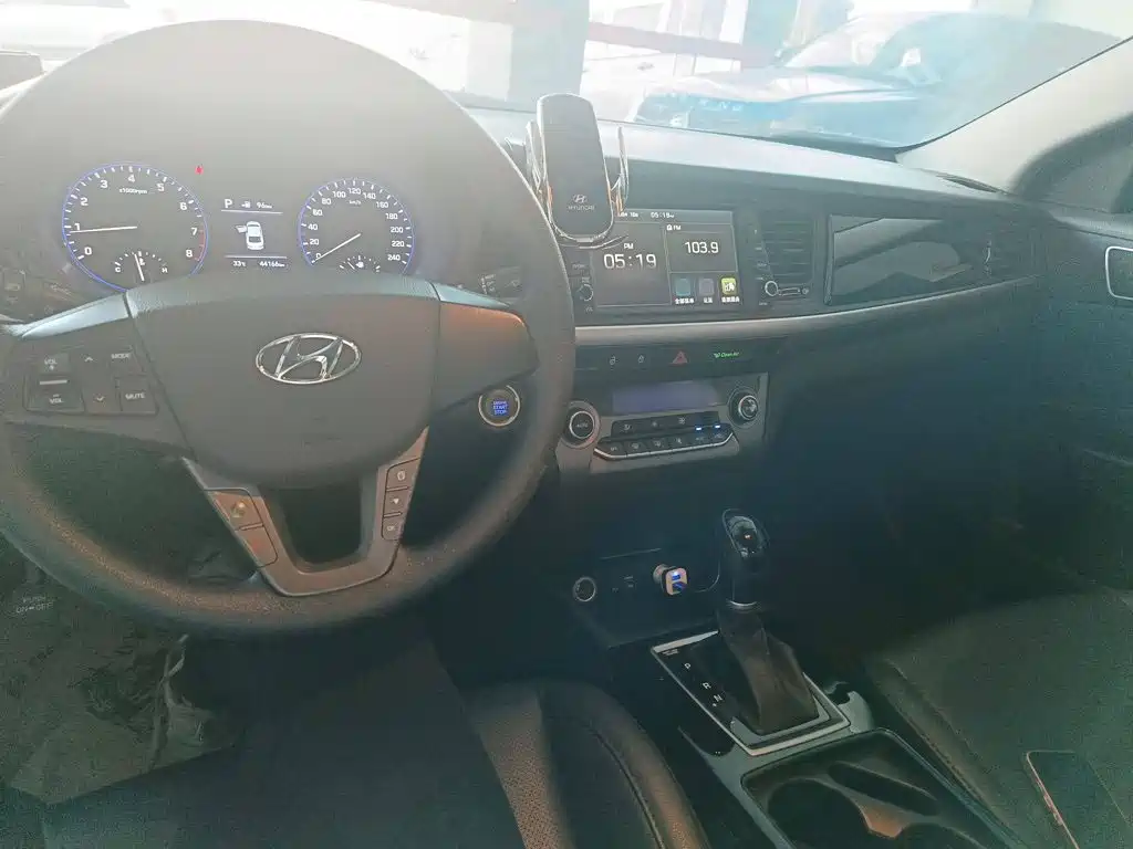 Hyundai Mistra — миниатюра 10