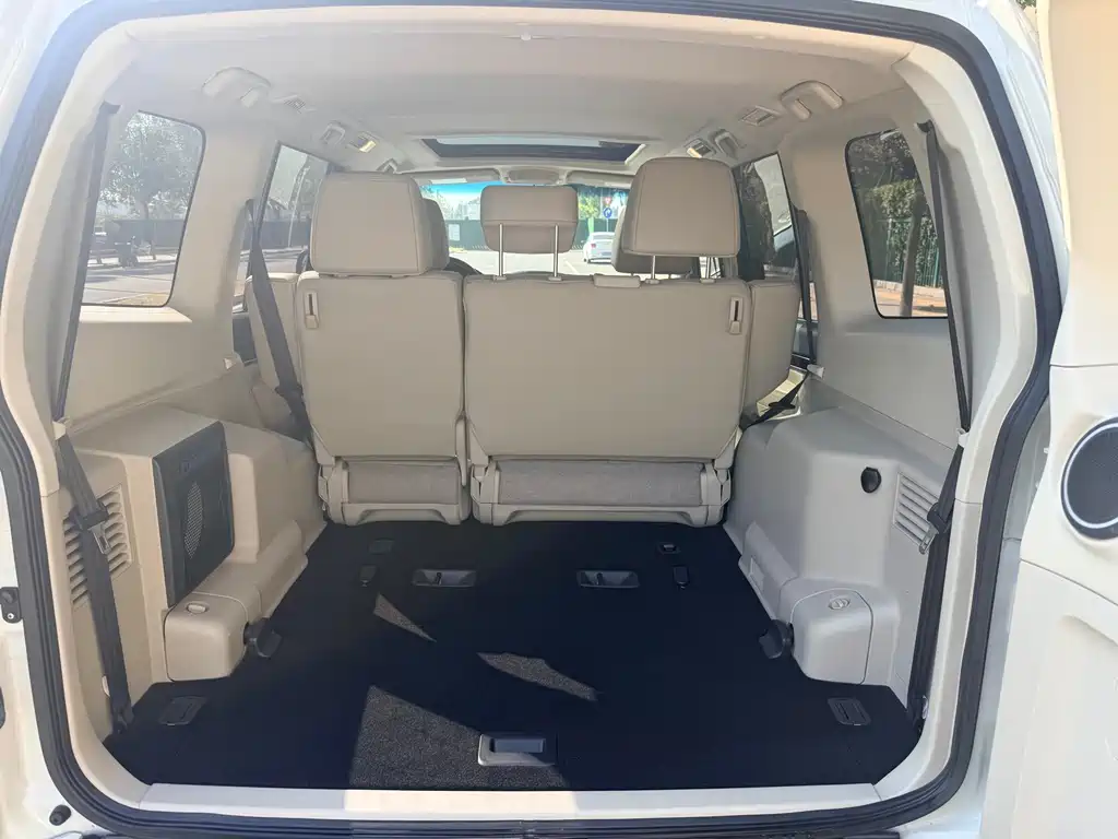 Mitsubishi Pajero (Import) — миниатюра 20